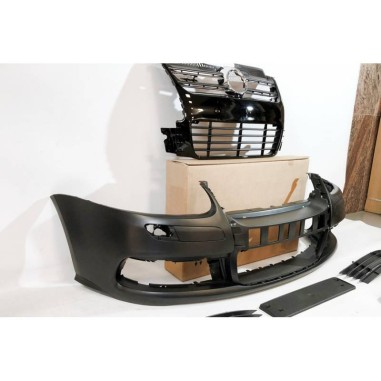 PARE CHOC GOLF R32 CALANDRE NOIRE 