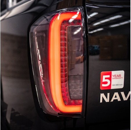 FEUX ARRIERES NISSAN NAVARA NP300