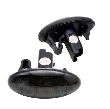 AutoStyle Set de Clignotants Latéraux LED sur mesure pour Peugeot modèles divers - Fumée - incl. Feux Dynamiques