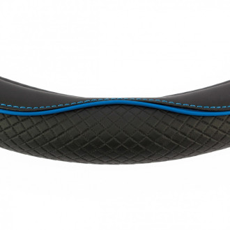 Couvre volant CENTAURO de la marque SWISS DRIVE. Dimension : Diamètre 37-39 CM. Couleur noir et bleu. 2