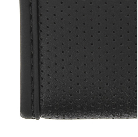 Couvre volant plat micro-perforé, surpiqure noire de marque CAR+. Dimension : Diamètre 37-38 CM. Couleur noir. Couvre volant fin
