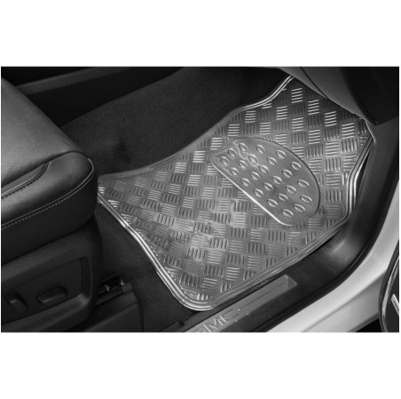 Tapis PVC universel look aluminium SWISS DRIVE. Set de 4 pièces. Dimensions Avant : 2* 65 x 47cm - Arrière 2* 41 x 47cm. Disponi