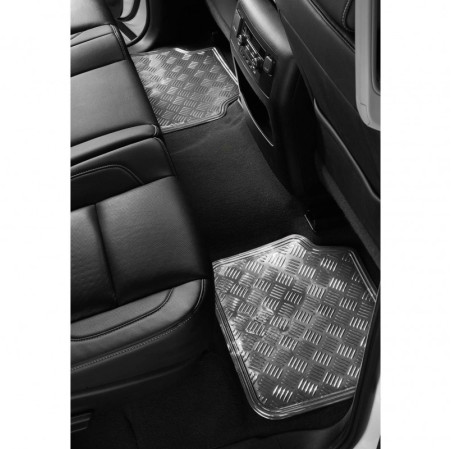 Tapis PVC universel look aluminium SWISS DRIVE. Set de 4 pièces. Dimensions Avant : 2* 65 x 47cm - Arrière 2* 41 x 47cm. Disponi