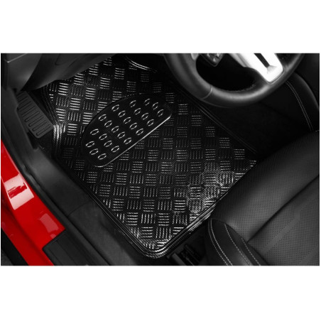 Tapis PVC universel look aluminium SWISS DRIVE. Set de 4 pièces. Dimensions Avant : 2* 65 x 47cm - Arrière 2* 41 x 47cm. Disponi
