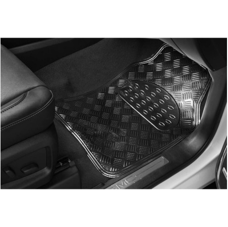 Tapis PVC universel look aluminium SWISS DRIVE. Set de 4 pièces. Dimensions Avant : 2* 65 x 47cm - Arrière 2* 41 x 47cm. Disponi