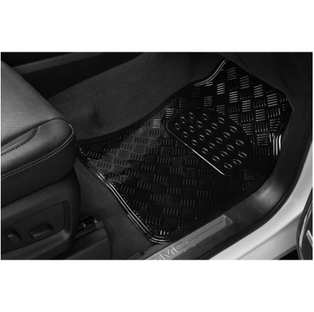 Tapis PVC universel look aluminium SWISS DRIVE. Set de 4 pièces. Dimensions Avant : 2* 65 x 47cm - Arrière 2* 41 x 47cm. Disponi