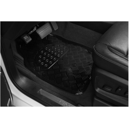 Tapis PVC universel look aluminium SWISS DRIVE. Set de 4 pièces. Dimensions Avant : 2* 65 x 47cm - Arrière 2* 41 x 47cm. Disponi