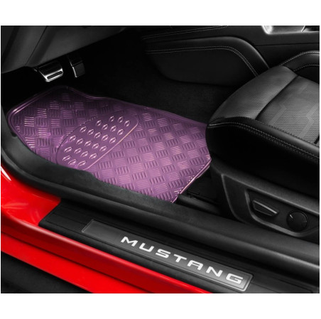 Tapis PVC universel look aluminium SWISS DRIVE. Set de 4 pièces. Dimensions Avant : 2* 65 x 47cm - Arrière 2* 41 x 47cm. Disponi