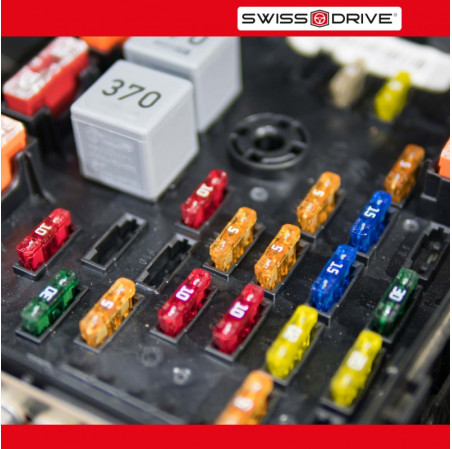 BOITE DE FUSIBLES + ACCESSOIRES 29 PIECES Contenant 27 Fusibles, 1 Pince Et 1 Testeur De Tension 12V