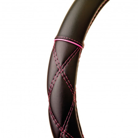 Couvre volant CAR+ au point de croix rose. Ergonomique 37-39cm et universel. Facile à poser. Disponible en 2 coloris : rose et n