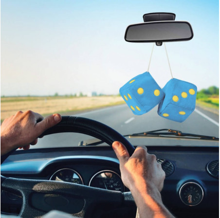 Dés décoratifs de 9×9 cm de marque CAR+, réalisés avec un matériau en tissu doux pour un toucher beaucoup plus agréable. Disponi