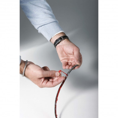 Une paire de bandes LED "Lucifer Eyes" de la marque RACESPORT. Flexible. Dimension : longueur 50 centimètres par 2 centimètres d