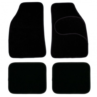 Ensemble universel de quatre tapis pour la voiture de marque CAR+. Dimensions : 44 x 65 cm à l'avant et 45 x 34 cm à l'arrière. 2