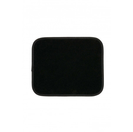 Ensemble universel de quatre tapis pour la voiture de marque CAR+. Dimensions : 44 x 65 cm à l'avant et 45 x 34 cm à l'arrière.