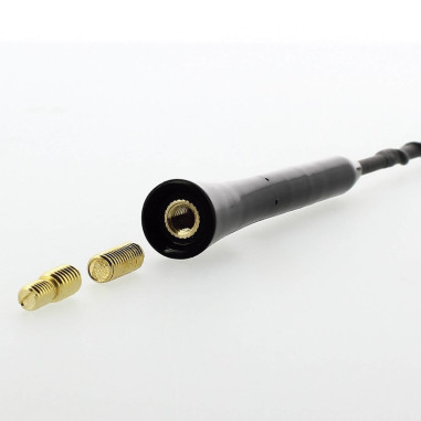 Antenne SWISS DRIVE de voiture flexible et universelle. Livrée avec 2 adapteurs pour le montage sur des véhicules avec des filet